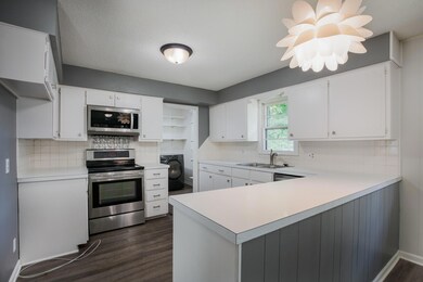 1609 W Berkeley St-9
