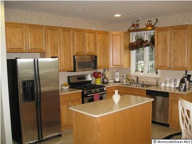 75 Londonberry Dr, Holmdel, NJ 07733 - photo 5