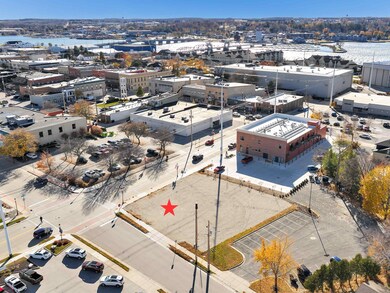 368 Jefferson St, Sturgeon Bay, WI 54235 - photo 2