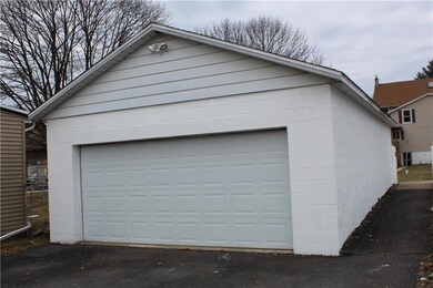 428 Center St, Jim Thorpe, PA 18229 - photo 3