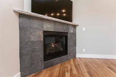 1622 38th St SE, Cedar Rapids, IA 52403 - photo 5