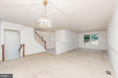 8033 Galla Knoll Cir, Springfield, VA 22153 - photo 6