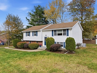 13 Elaine Rd, Stoneham, MA 02180 - photo 2