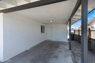1215 E 5th Ave-4