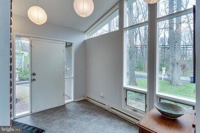 2003 Paul Spring Rd, Alexandria, VA 22307 - photo 2