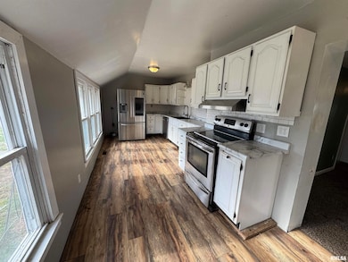 23392 Illinois 37, Dix, IL 62830 - photo 2