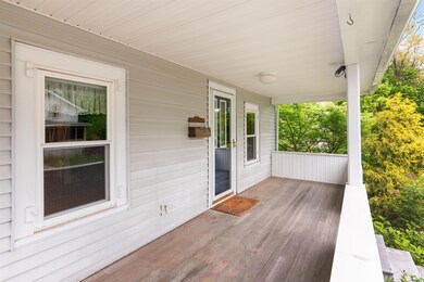 4 Oak St, Essex Junction, VT 05452 - photo 3