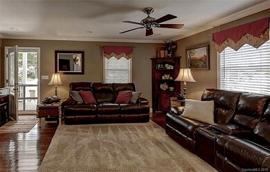 Great room / all furnishings are negotiable