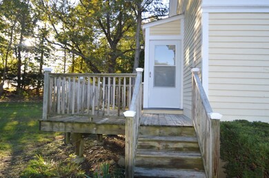 412 Mitchells Ln, Middletown, RI 02842 - photo 2