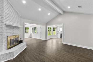 8-web-or-mls-732 Cherry Park-8