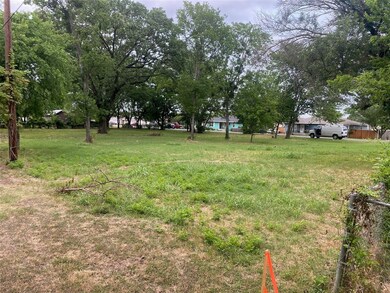 1905 N Breckenridge St, Ennis, TX 75119 - photo 4