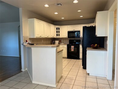 1106 E 146th Place S, Glenpool, OK 74033 - photo 4