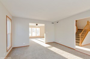 1811 White Oak Dr, Algonquin, IL 60102 - photo 2