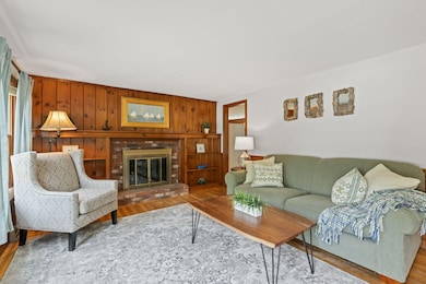 5-web-or-mls-61-uncle-bills-way