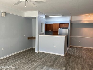 Montreux 1814 Living Rm3