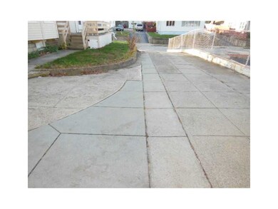 187 Rounds Ave, Providence, RI 02907 - photo 4