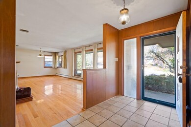 ENTRANCE + LIVING ROOM