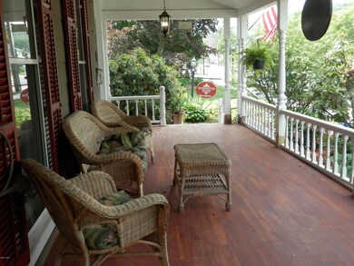 208 W Harford St, Milford, PA 18337 - photo 6