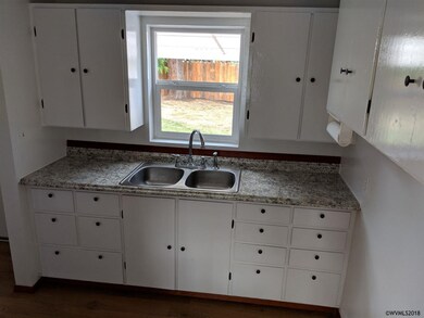 341 5th St, Lyons, OR 97358 - photo 5