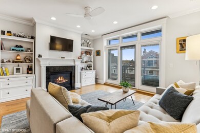 2250 W Foster Ave unit 3E, Chicago, IL 60625 - photo 2