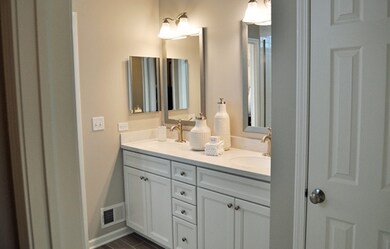 2031 Azure Ln, Algonquin, IL 60102 - photo 5