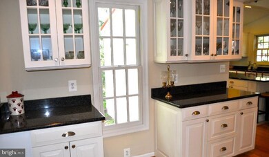 201 Owaissa Ct SE, Vienna, VA 22180 - photo 3