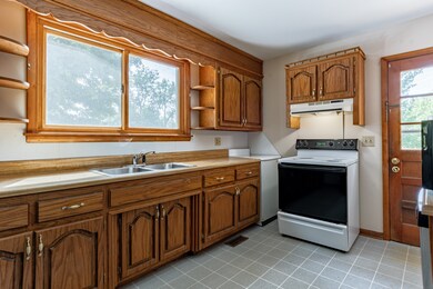 303 S Russell St, Portland, TN 37148 - photo 2