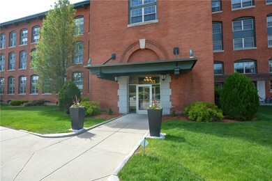 High Rocks Condominiums unit 322, North Smithfield, RI 02896 - photo 2