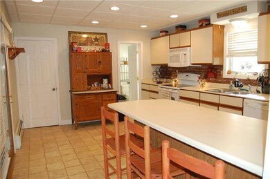 32 Oak St, Mechanic Falls, ME 04256 - photo 4