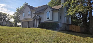 632 NE Bristol Dr, Lees Summit, MO 64086 - photo 3