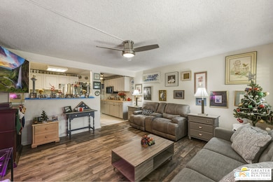 460 Bradshaw Ln unit 18, Palm Springs, CA 92262 - photo 4