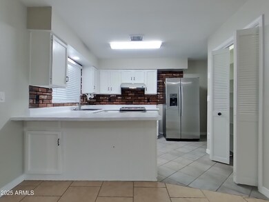 2108 W Hermosa Dr, Tempe, AZ 85282 - photo 5