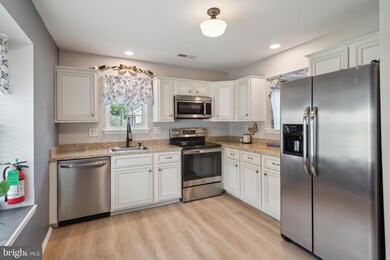 77 Lakebridge Dr, Woodbury, NJ 08096 - photo 4