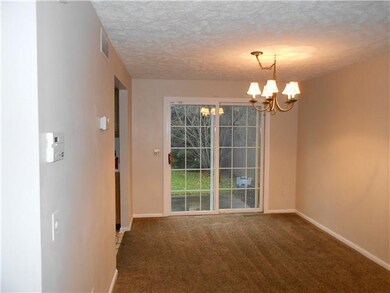Dining Room Formal dining rm w/sliding doors to ba