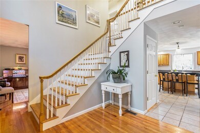 Large entry foyer with Cathedral ceiling
