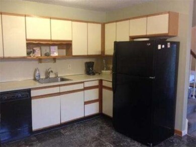 74 Tennis Plaza Rd unit 36, Dracut, MA 01826 - photo 3