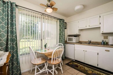 17672 N Del Webb Blvd unit 42, Sun City, AZ 85373 - photo 3