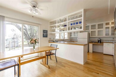 4204 Crestview Dr, Cedar Falls, IA 50613 - photo 6