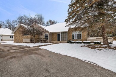 5609 Pondview Dr, Midland, MI 48640 - photo 3