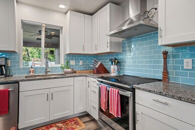 570 Bachand Cir, Central Point, OR 97502 - photo 6