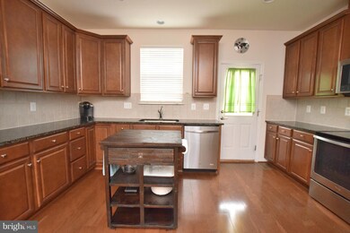 8387 Scotland Loop, Manassas, VA 20109 - photo 5