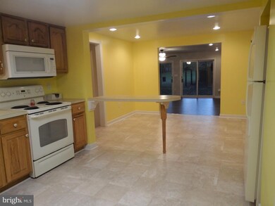 668 Broad St, Honey Brook, PA 19344 - photo 6