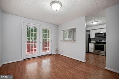 3668 Wharf Ln, Triangle, VA 22172 - photo 6