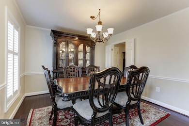 11512 Kimbark Ct, North Potomac, MD 20878 - photo 4