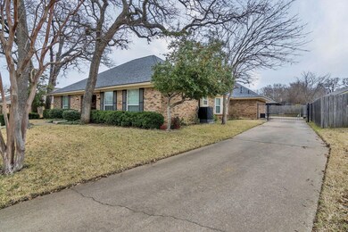712 Shady Ln, Bedford, TX 76021 - photo 4
