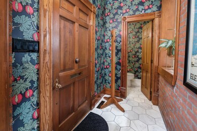 324 E Sycamore-1