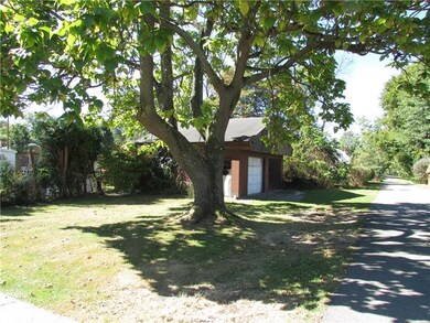Detached garage