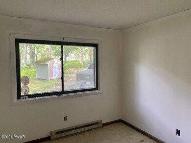 207 Conashaugh Trail, Milford, PA 18337 - photo 4