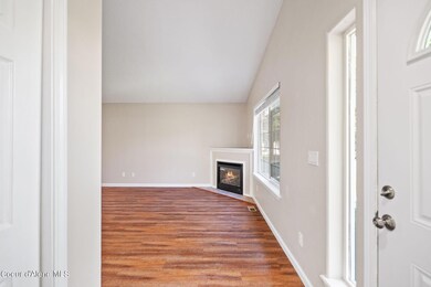 47-web-or-mls-1301-n-forsythia-cir