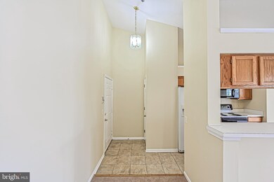 3580 Sherbrooke Cir unit 303, Woodbridge, VA 22192 - photo 3